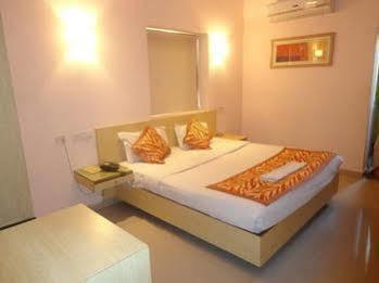 Halcyon Suites Hyderabad Eksteriør billede
